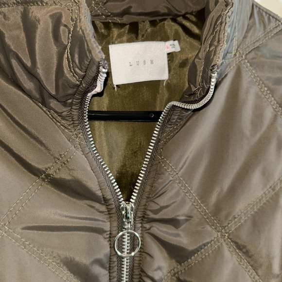 Sherpa/Teddy zip up green and cream jacket size Large - Picture 4 of 9